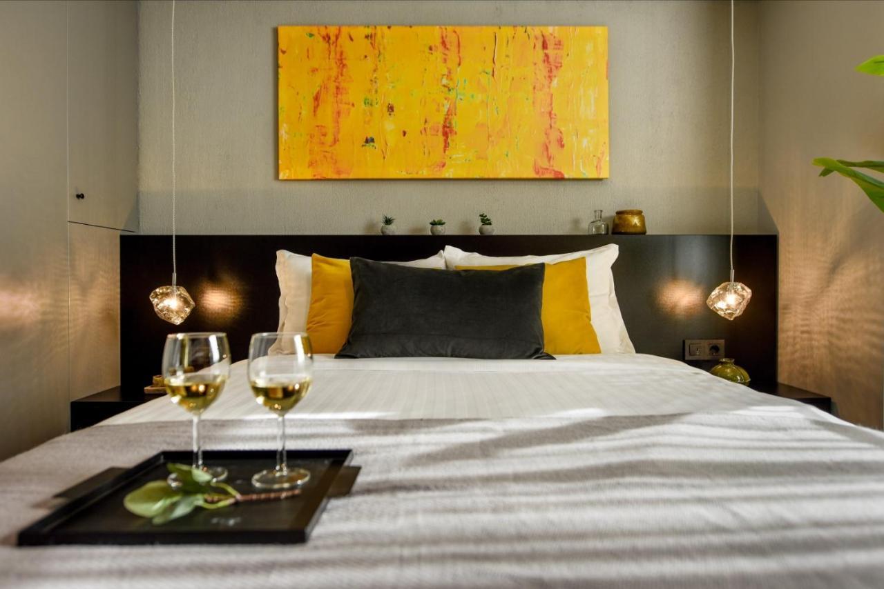 Luxury Apartment Near Radisson Hotel - Wall Projector & Modern Design Bukarest Exterior foto