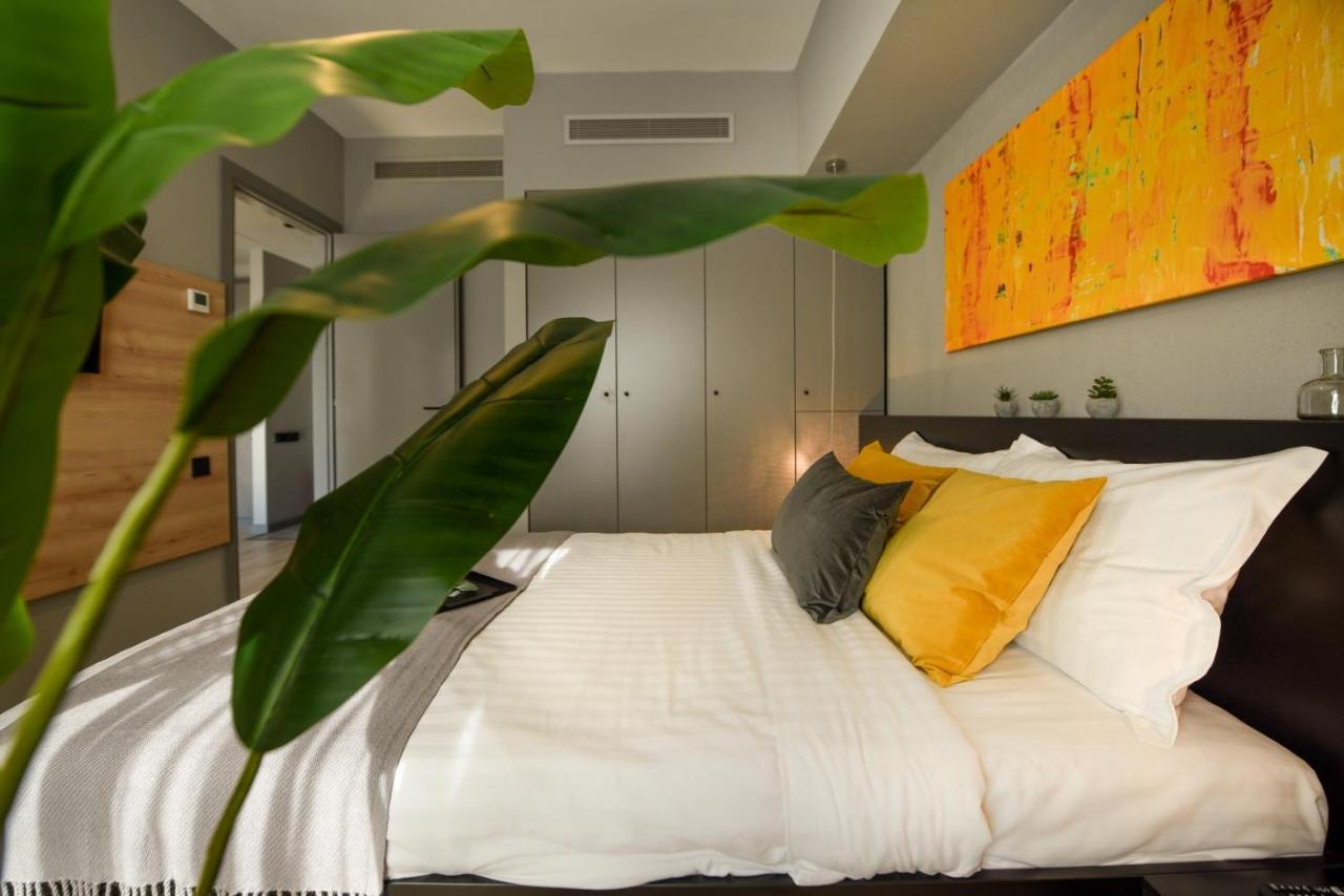 Luxury Apartment Near Radisson Hotel - Wall Projector & Modern Design Bukarest Exterior foto