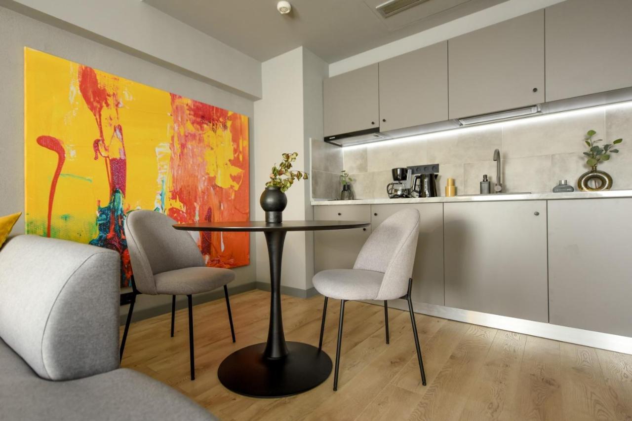 Luxury Apartment Near Radisson Hotel - Wall Projector & Modern Design Bukarest Exterior foto