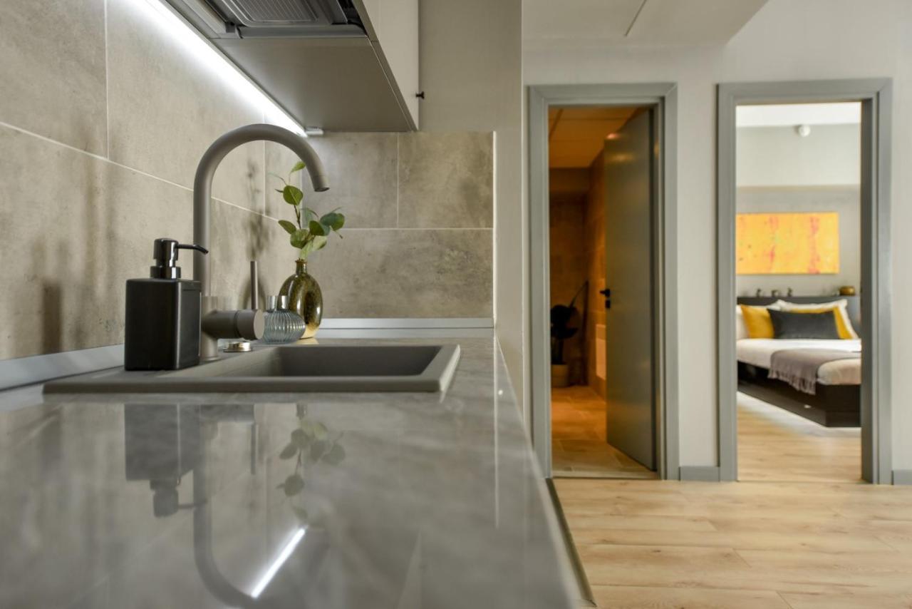 Luxury Apartment Near Radisson Hotel - Wall Projector & Modern Design Bukarest Exterior foto