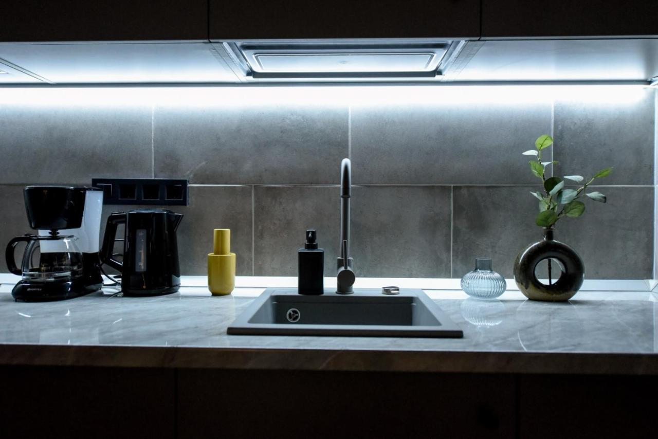 Luxury Apartment Near Radisson Hotel - Wall Projector & Modern Design Bukarest Exterior foto